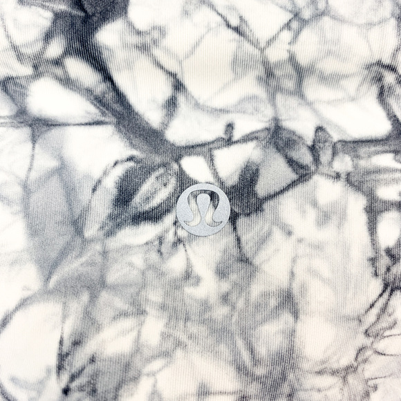 Lululemon Grey & White Marble Pattern Athletic Leggings - Picture 5 of 12